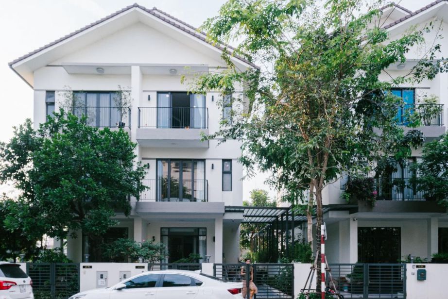 Cần cho thuê gấp biệt thự song lập Vinhomes Thăng Long hướng Tây nam đắc địa, diện tích 228m2